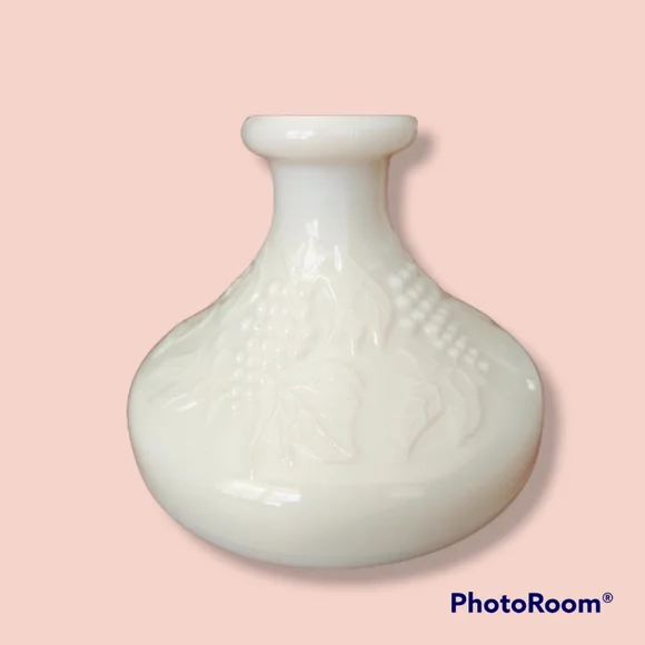 Vintage Milk Glass Candlestick Holders Harvest Grape Matching Set Rustic Decor - Picture 7 of 9